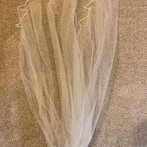 David's Bridal White Tulle Veil